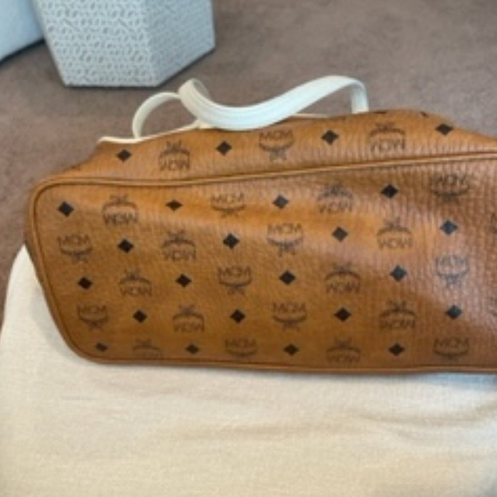 MCM medium shopper tote in Visetos with matching wallet